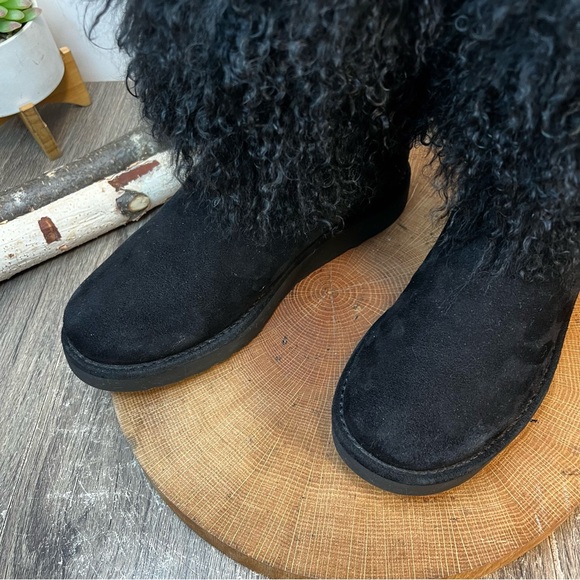 *UGG | Classic Short Curly Sheepskin Cuff Mongolian Black Suede Boots Size 6 - Picture 9 of 15